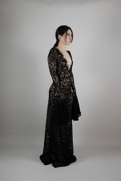 ベルレースドレス