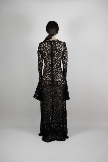 ベルレースドレス